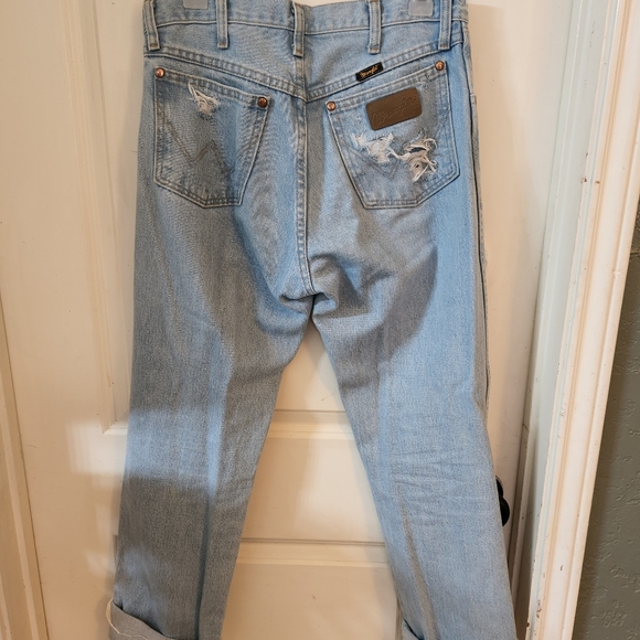 Distressed Wranglers -sold- - Picture 3 of 4